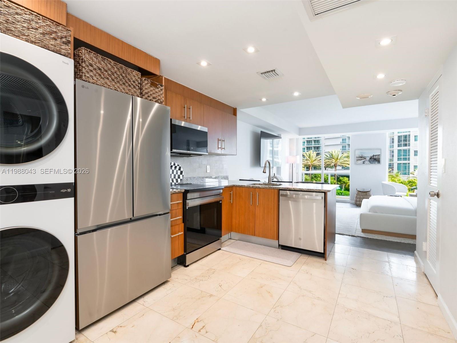 HARBOUR HOUSE - Residential