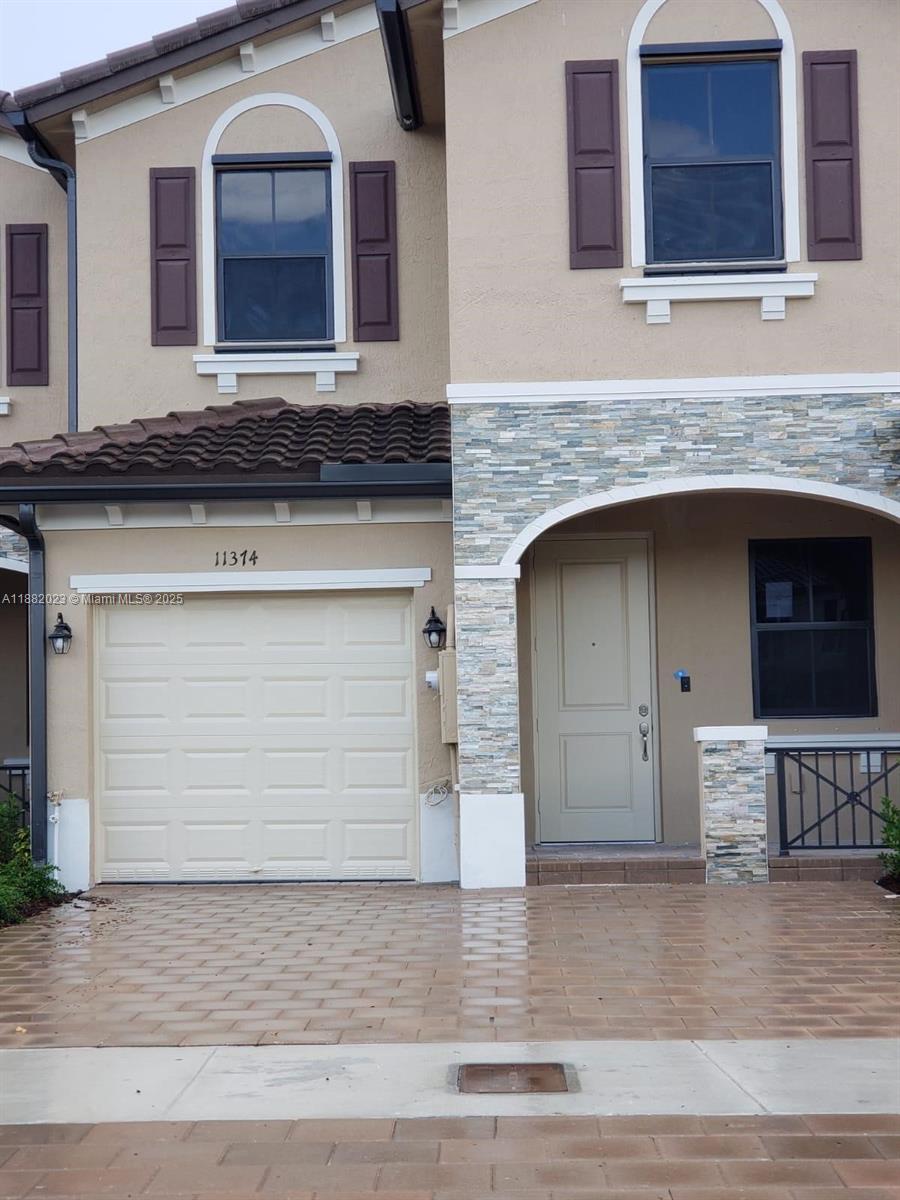 Gorgeous 3 bedroom, 2.5 bathroom, and one car garage townhouse in the amazing community of Isola. This amazing property is remodeled and has brand new appliances. Fenced backyard, with pavers and a beautiful pergola, perfect for entertaining. Tile on the first floor, and laminate flooring on the stairs and second floor. Close to shopping centers, restaurants, supermarkets, parks, schools, hospitals, turnpike and more. Washer & Dryer in unit. Contact me now for a private tour.