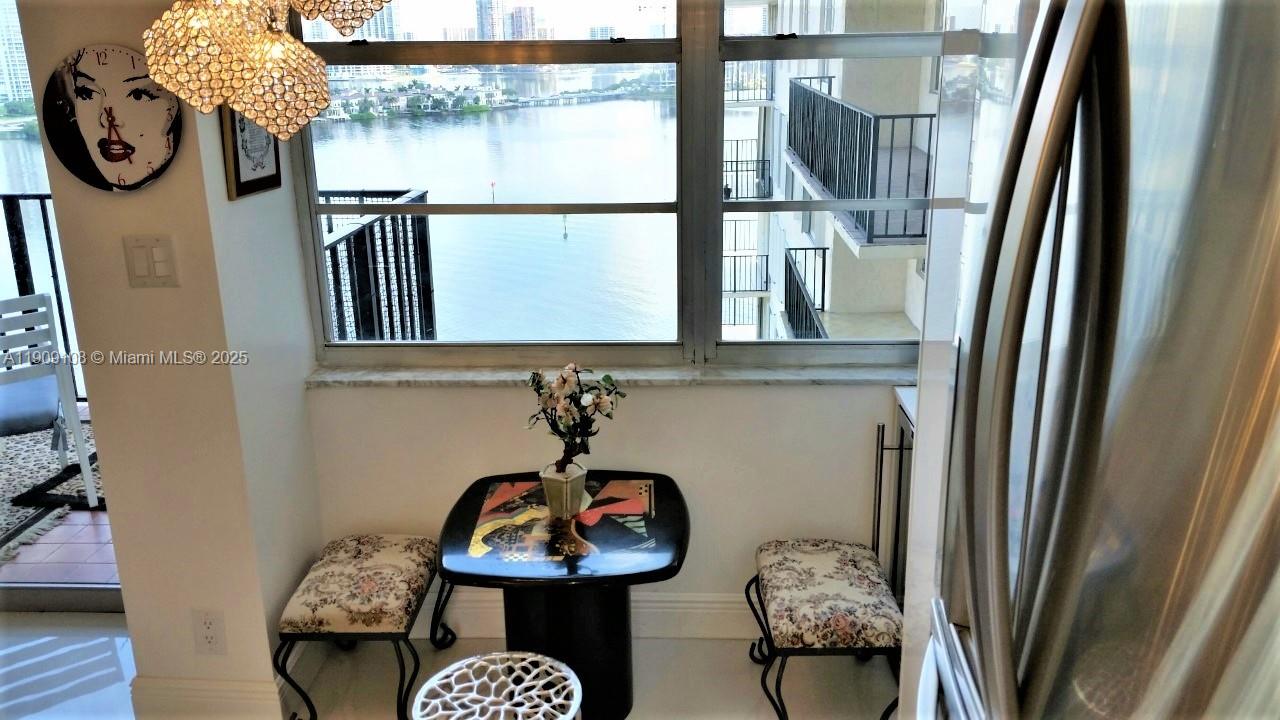 Winston Towers 500 - Residential