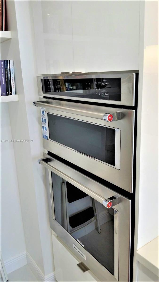 Winston Towers 500 - Residential