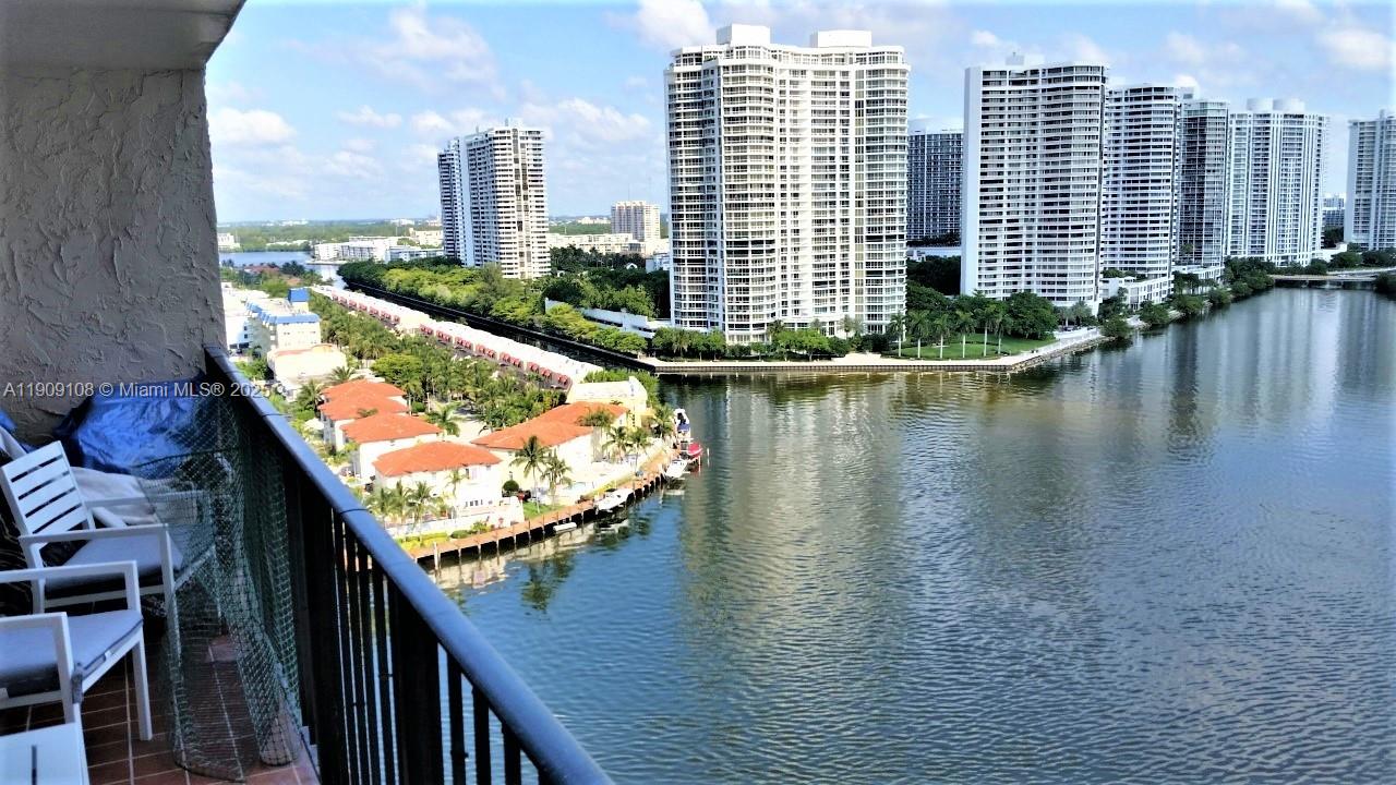 Winston Towers 500 - Residential