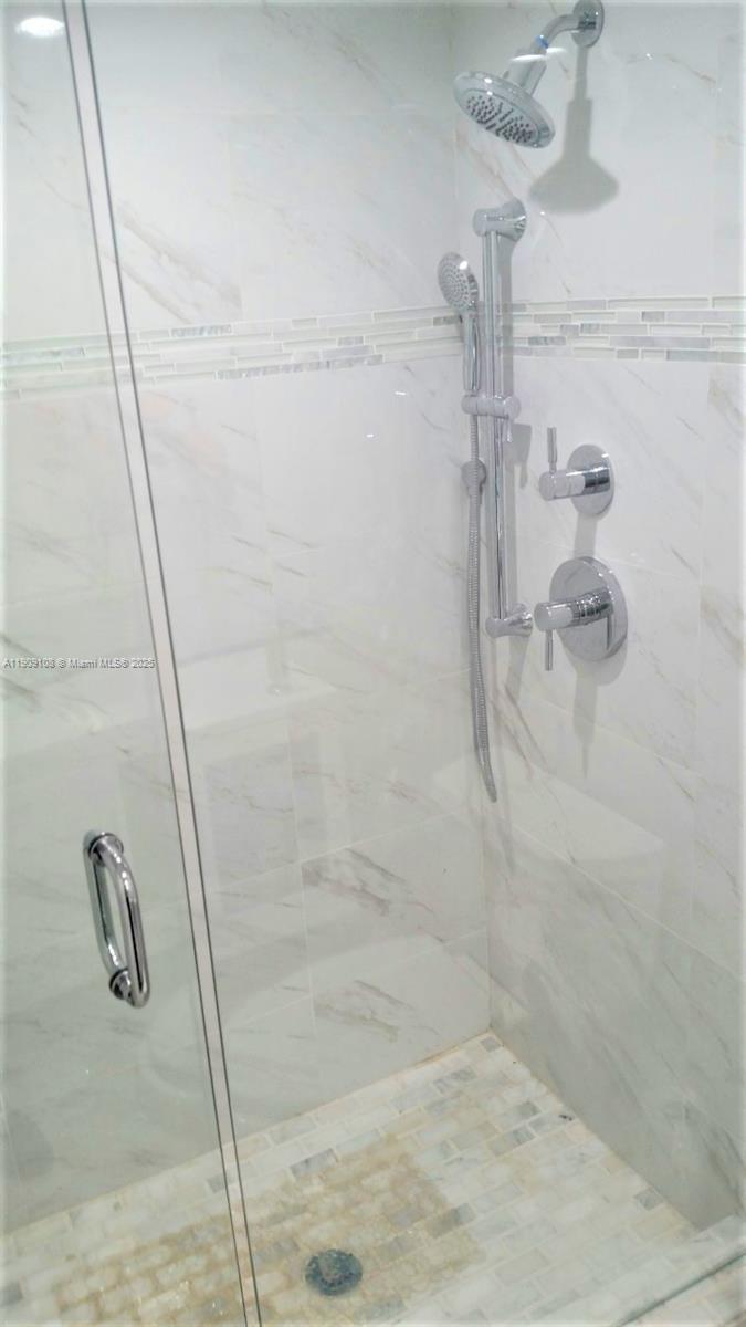 Winston Towers 500 - Residential