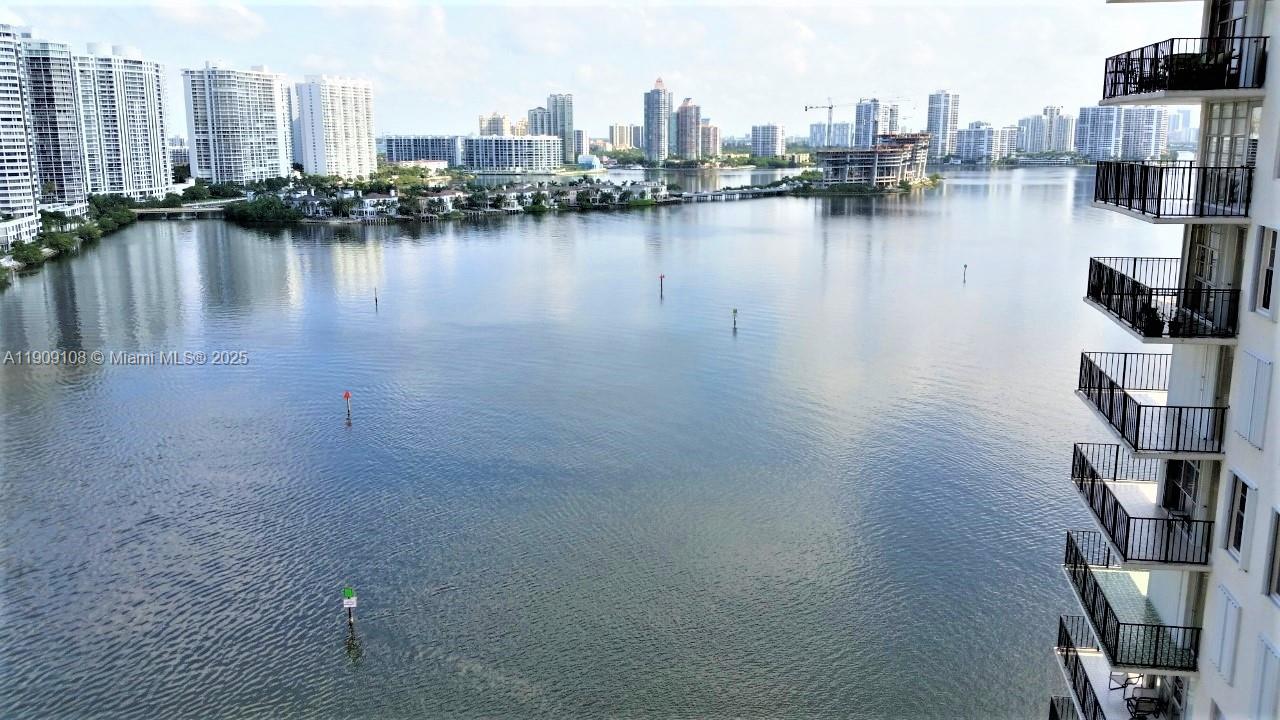 Winston Towers 500 - Residential