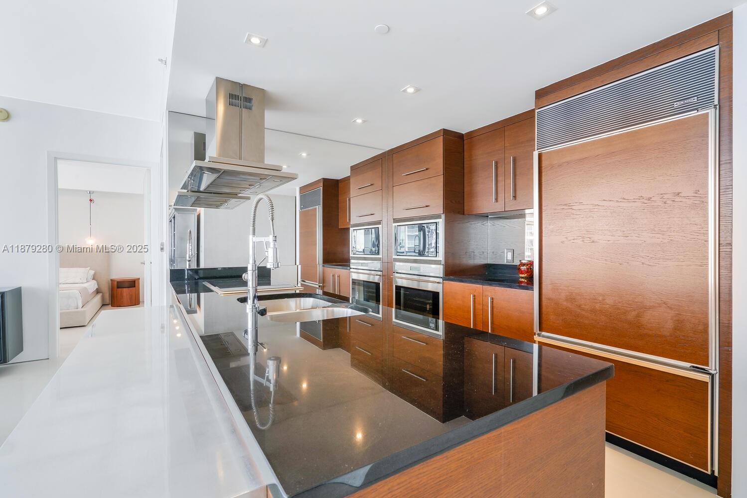 495 Brickell Ave 4204