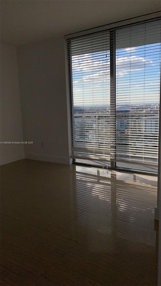 IVY CONDO - Residential Lease