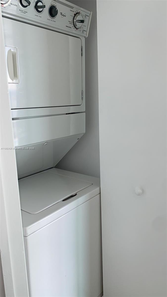 IVY CONDO - Residential Lease