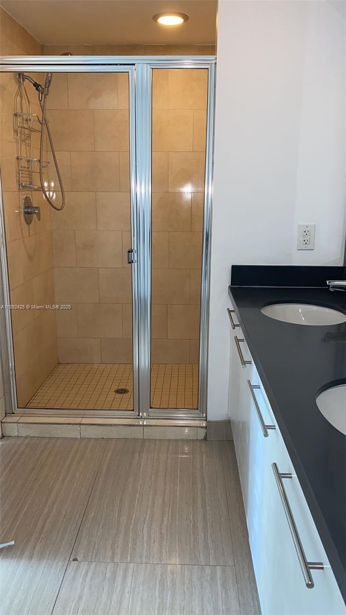 IVY CONDO - Residential Lease