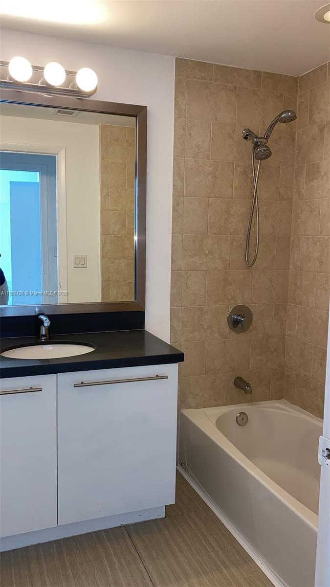 IVY CONDO - Residential Lease