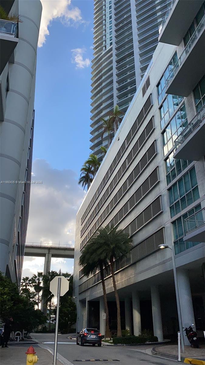 IVY CONDO - Residential Lease