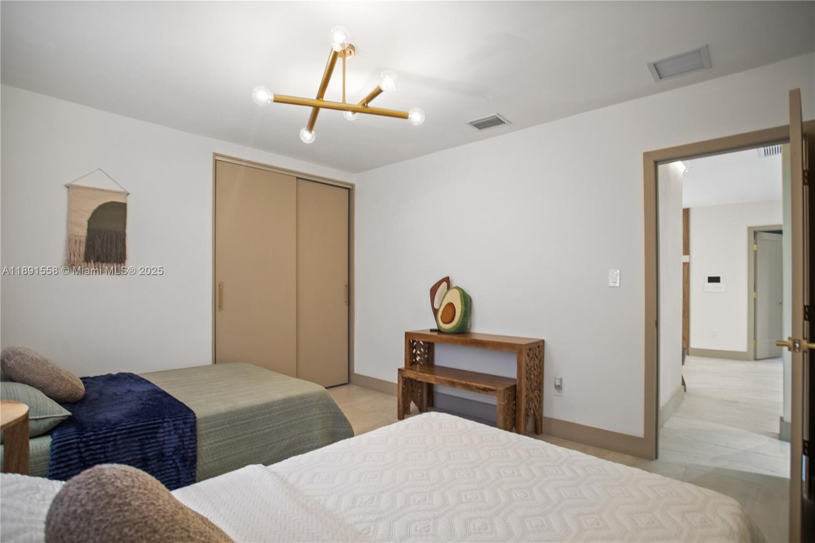 NORTH SHORE CREST - Residential