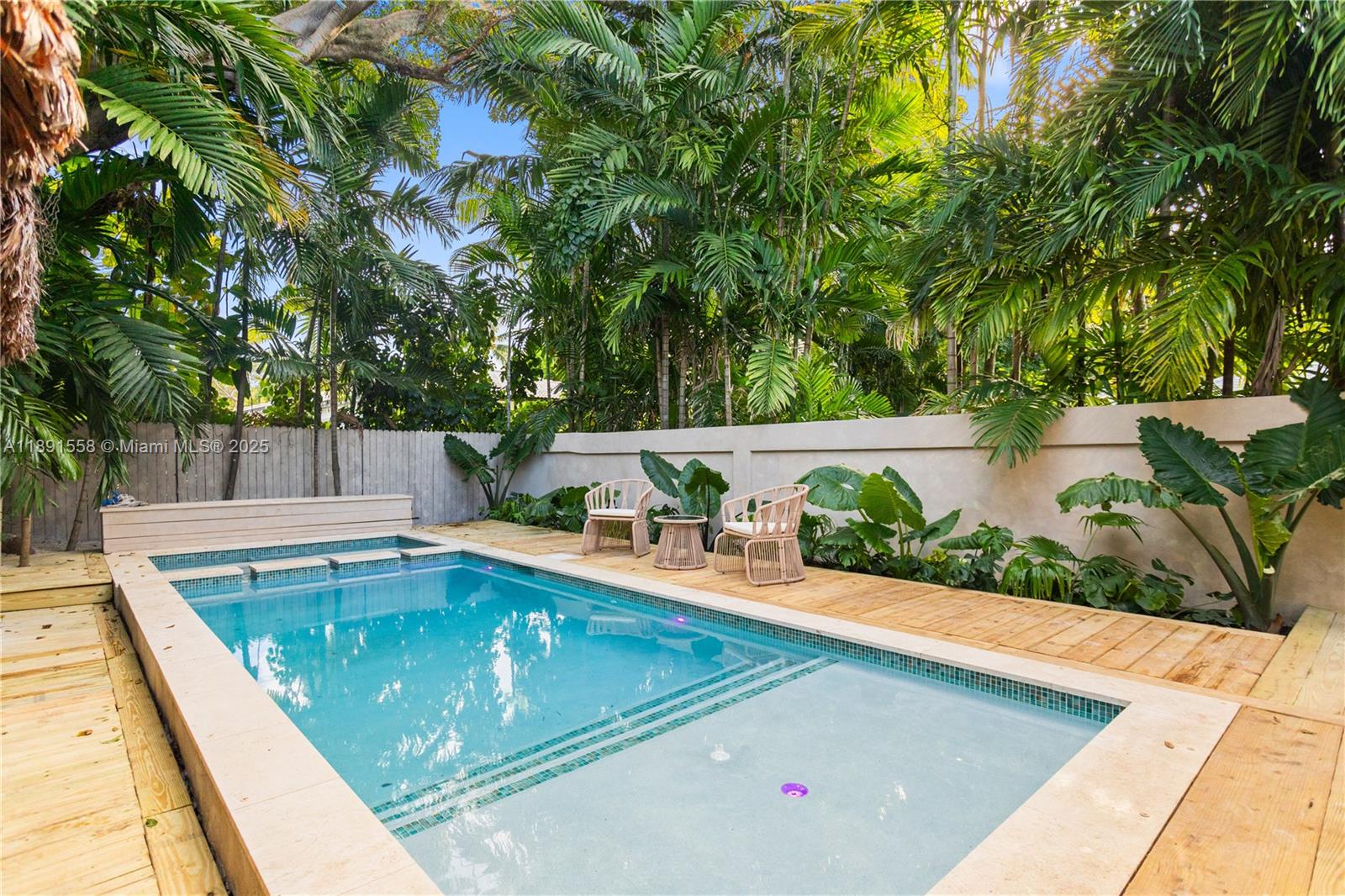 NORTH SHORE CREST - Residential