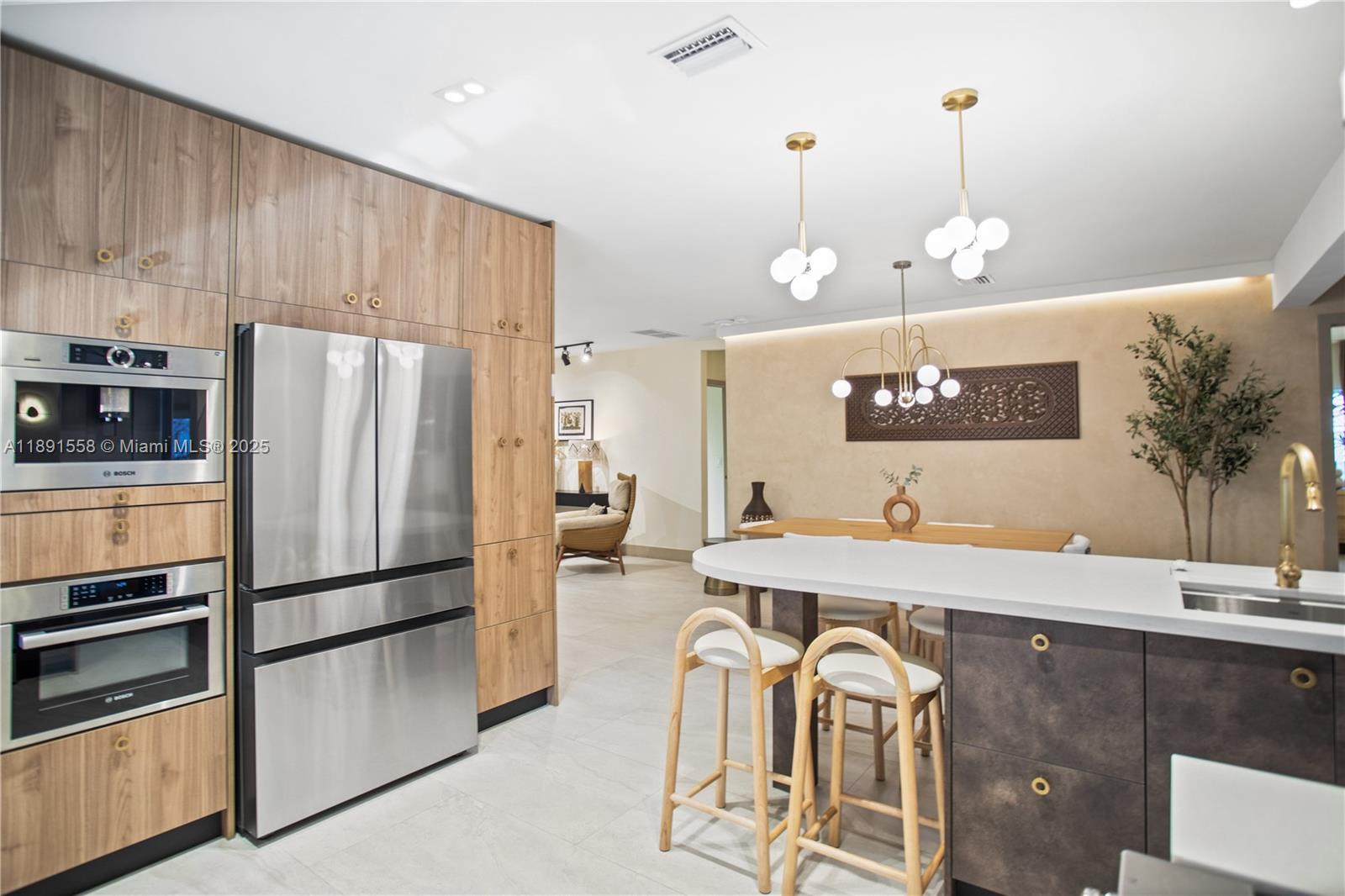 NORTH SHORE CREST - Residential