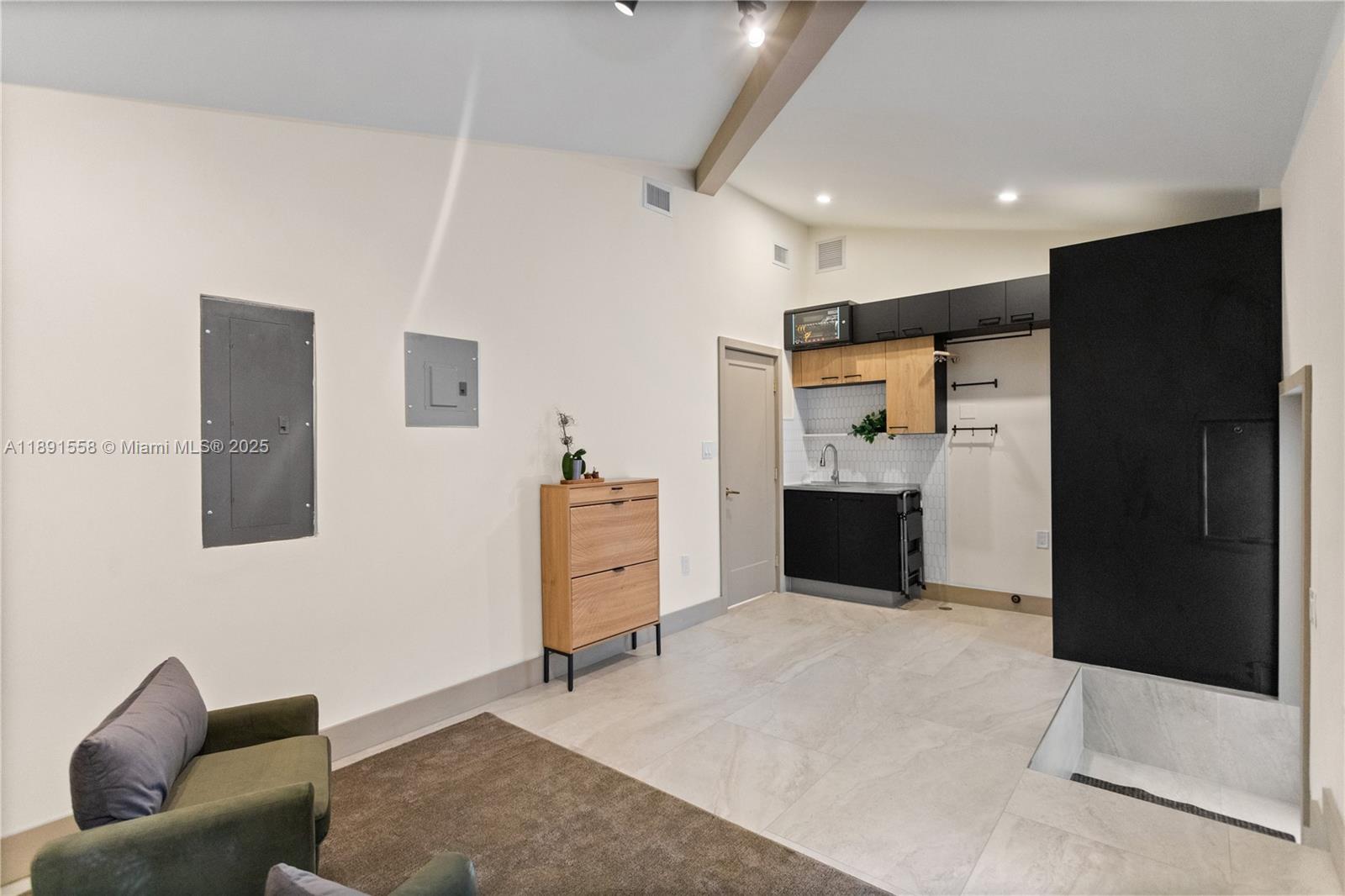 NORTH SHORE CREST - Residential