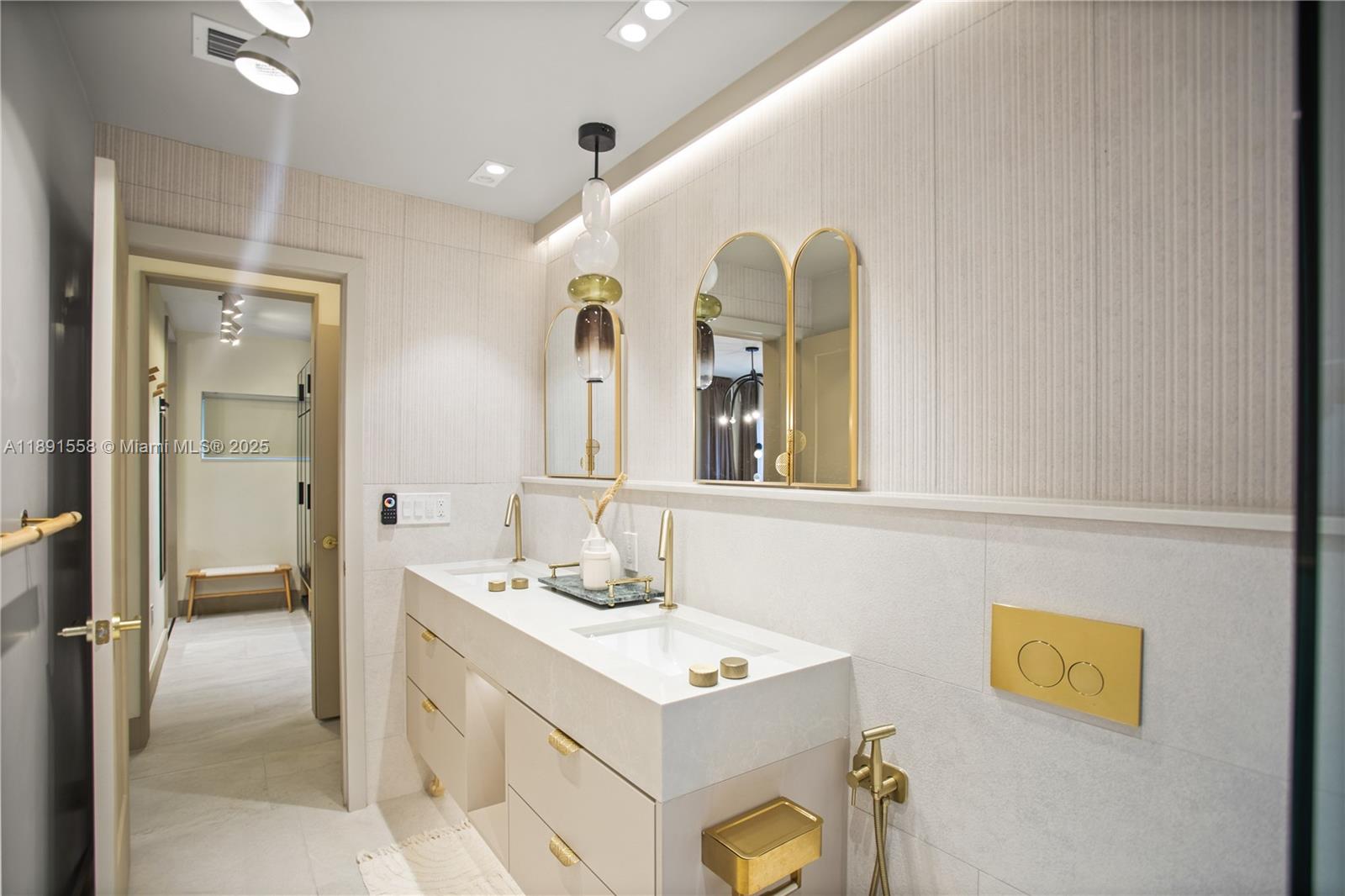 NORTH SHORE CREST - Residential