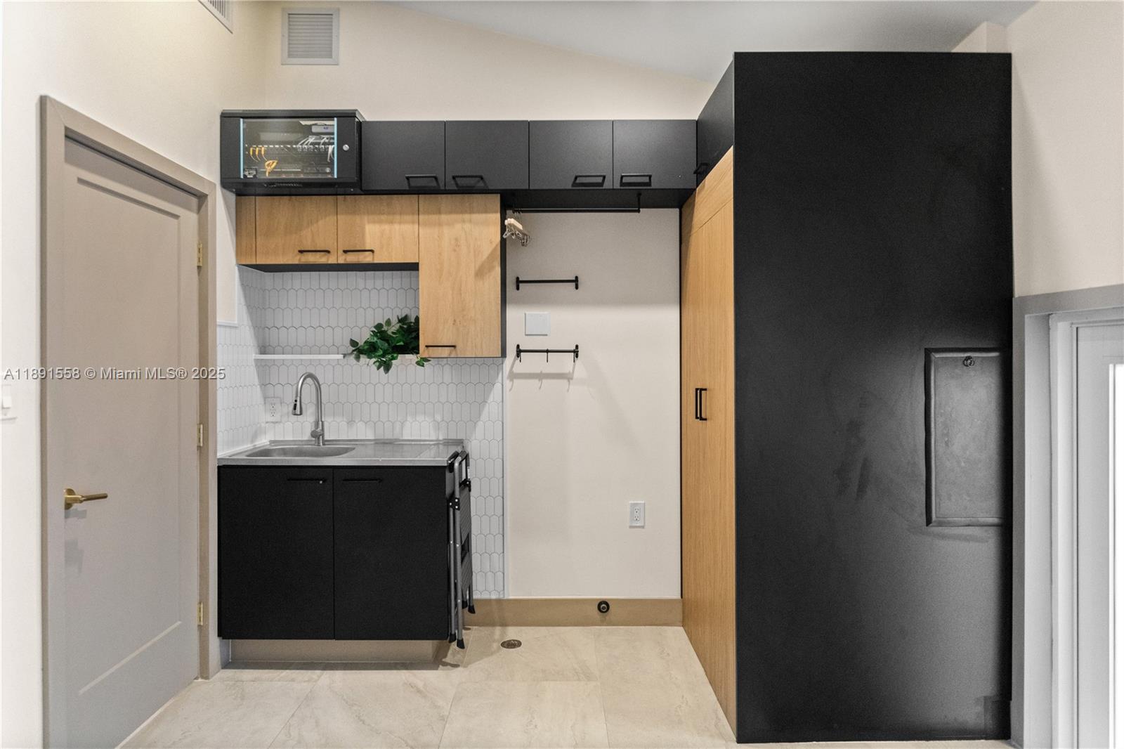 NORTH SHORE CREST - Residential