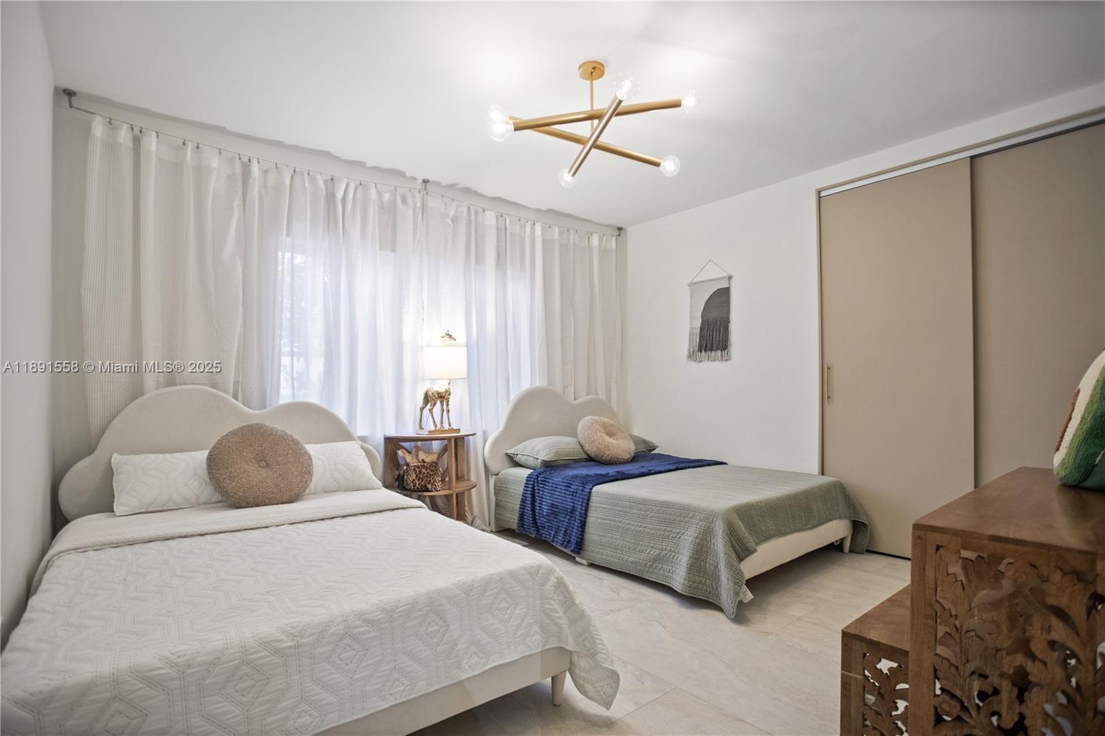 NORTH SHORE CREST - Residential