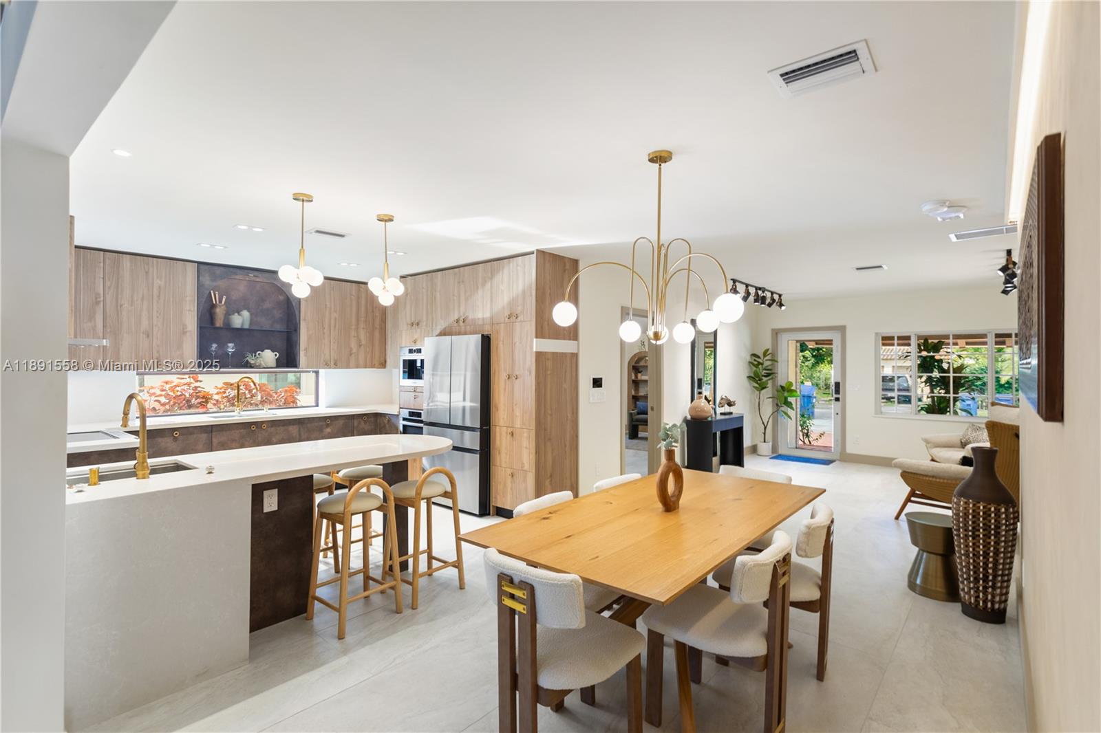 NORTH SHORE CREST - Residential