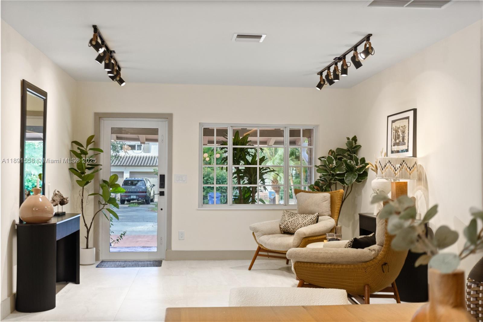 NORTH SHORE CREST - Residential