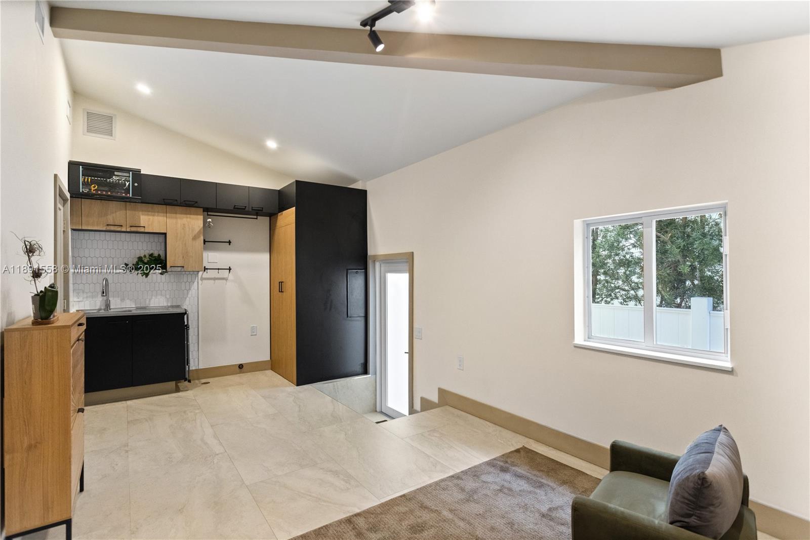 NORTH SHORE CREST - Residential