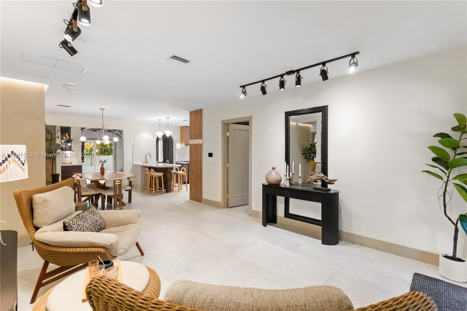 NORTH SHORE CREST - Residential