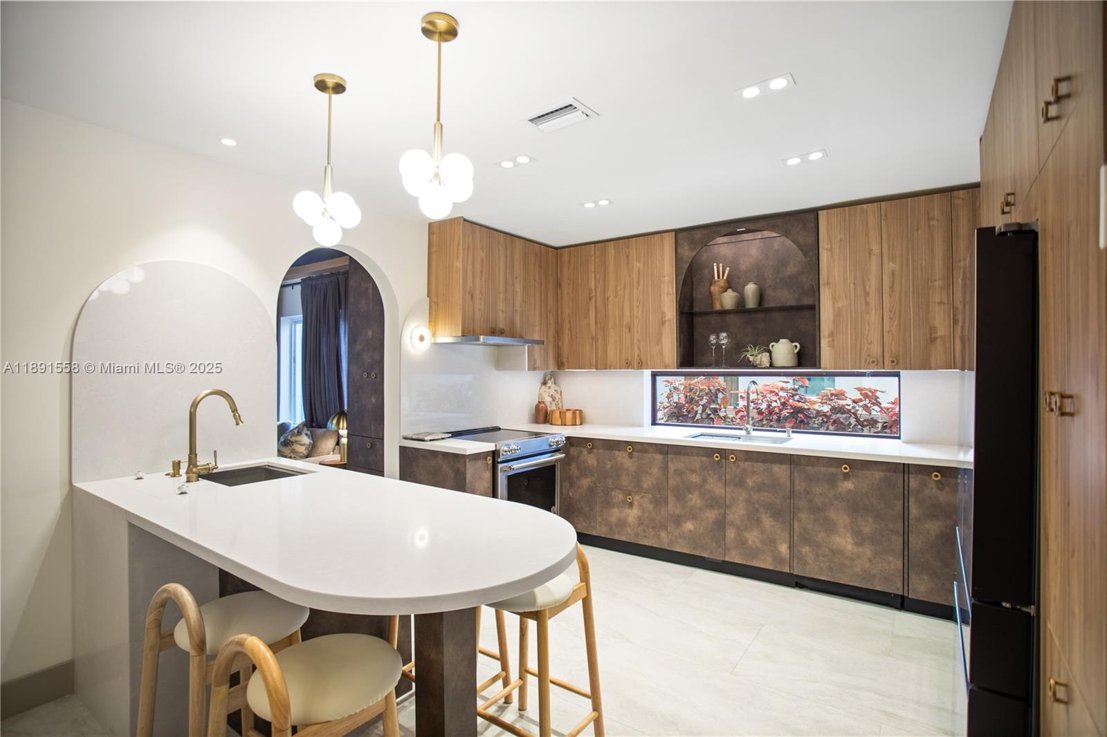 NORTH SHORE CREST - Residential