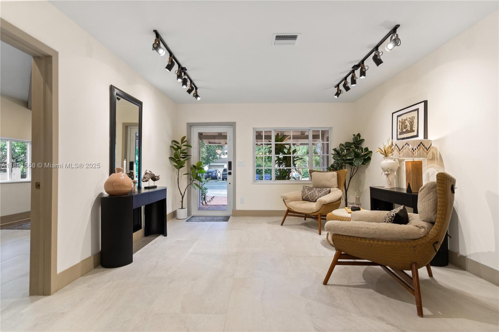 NORTH SHORE CREST - Residential