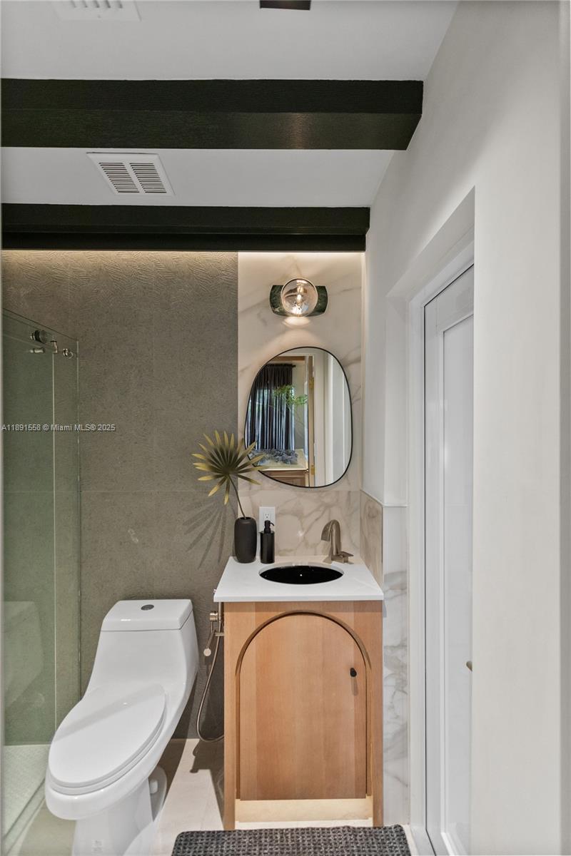 NORTH SHORE CREST - Residential