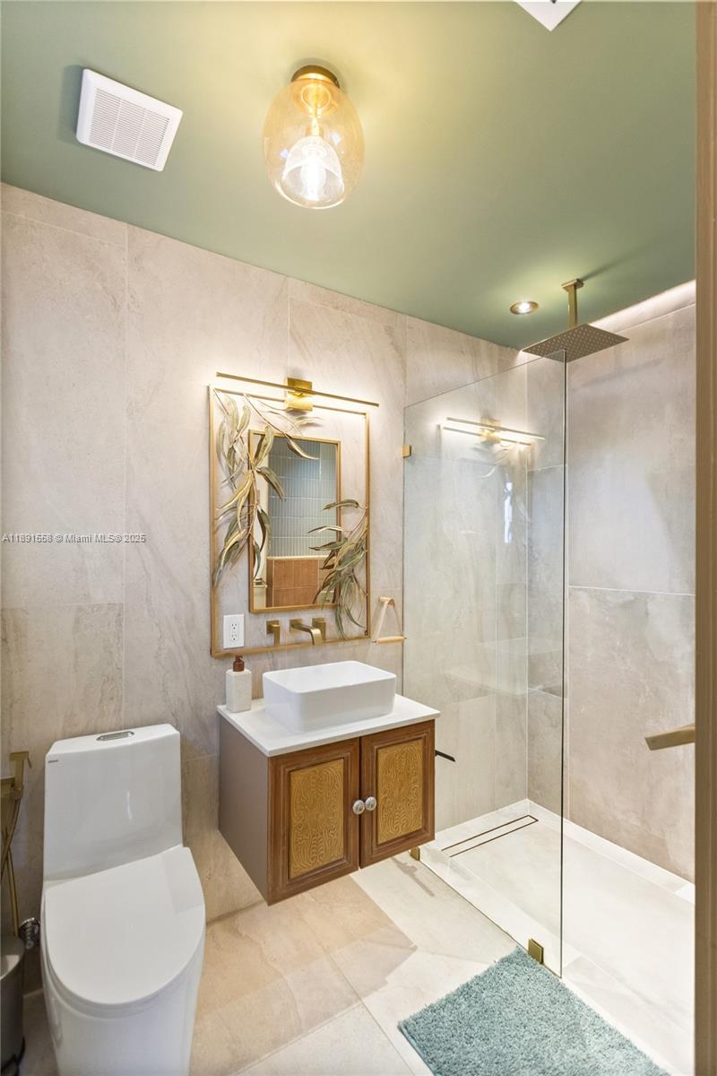 NORTH SHORE CREST - Residential