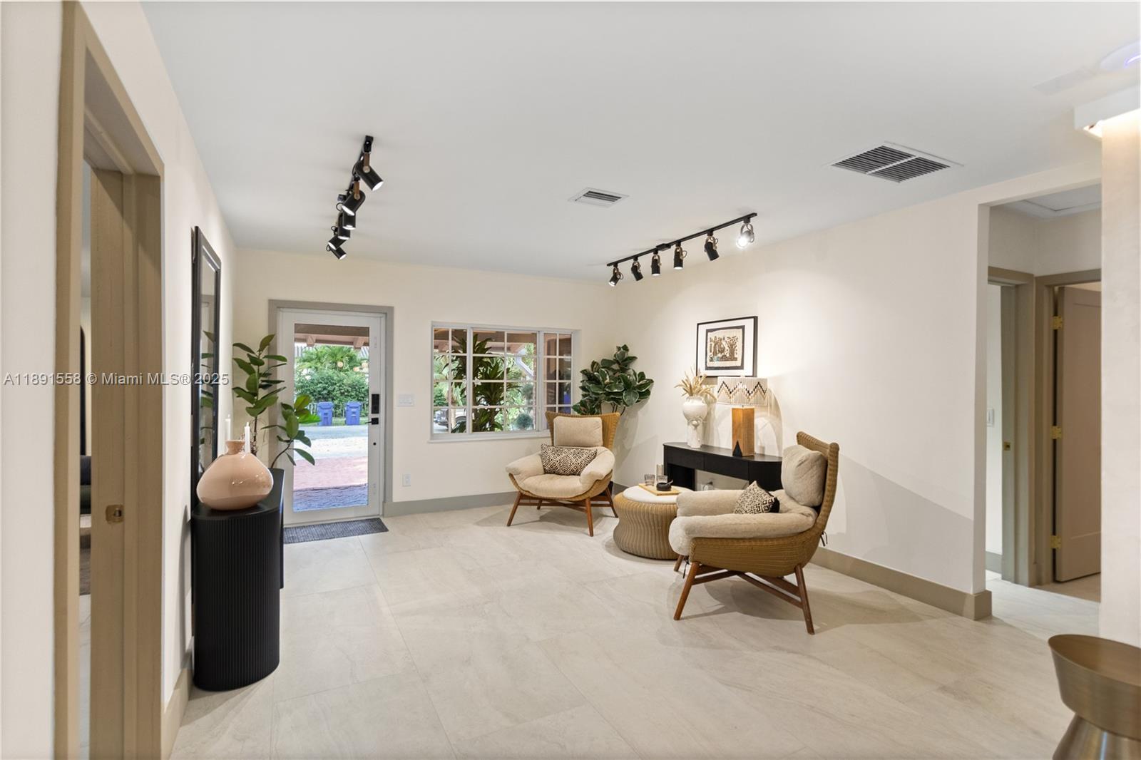 NORTH SHORE CREST - Residential