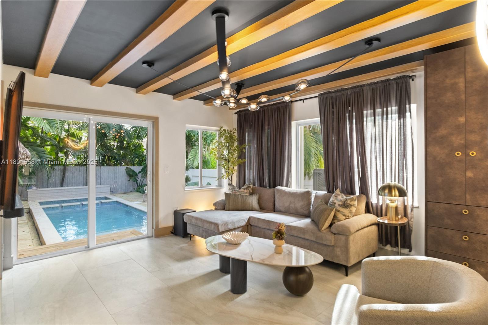 NORTH SHORE CREST - Residential