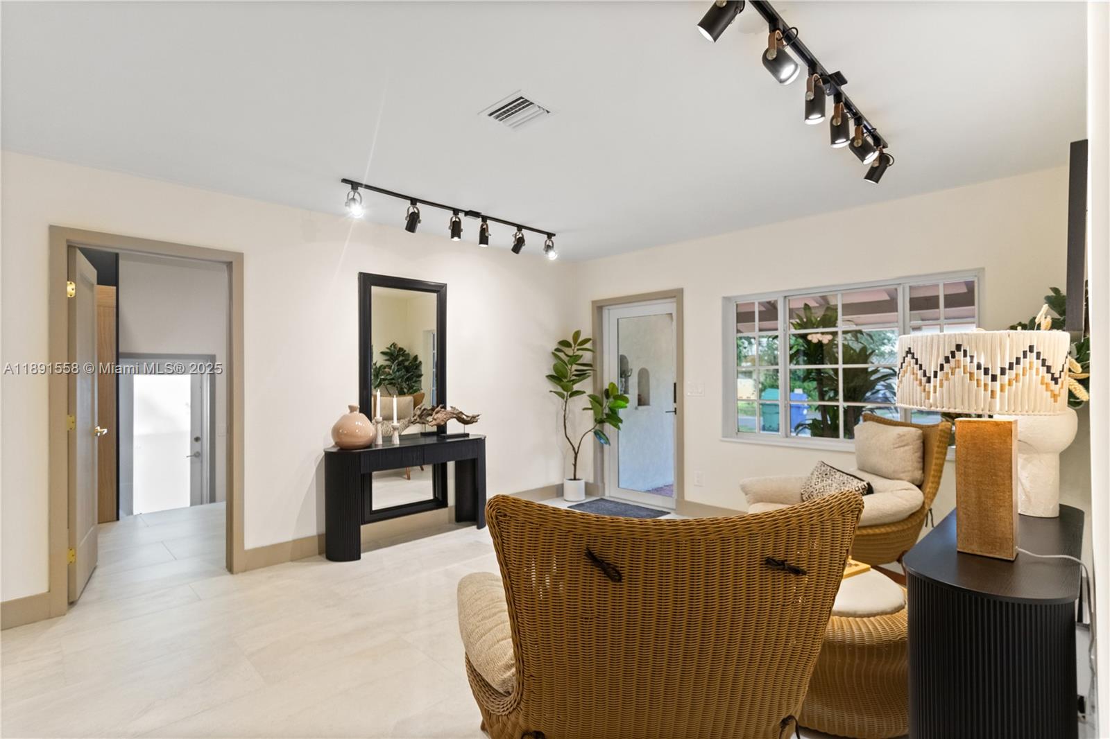 NORTH SHORE CREST - Residential