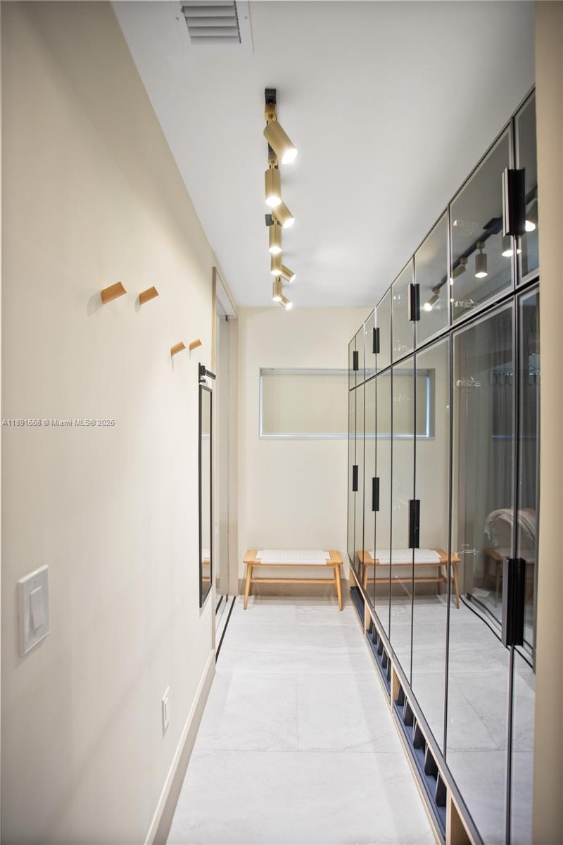 NORTH SHORE CREST - Residential