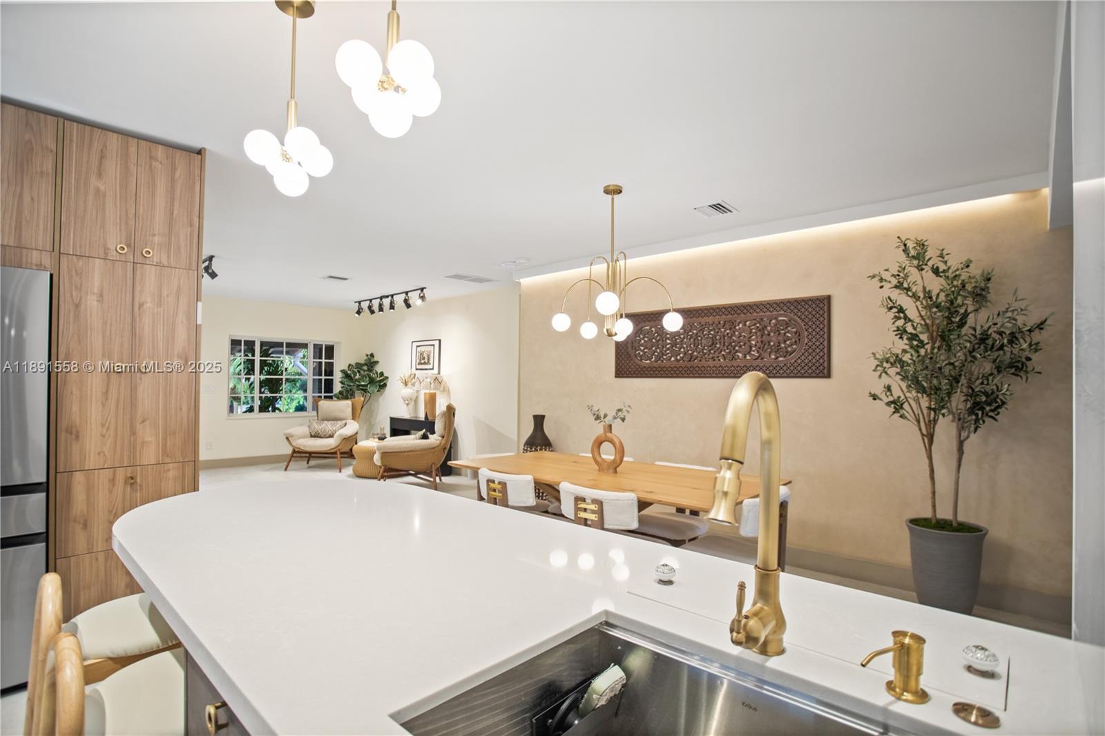 NORTH SHORE CREST - Residential