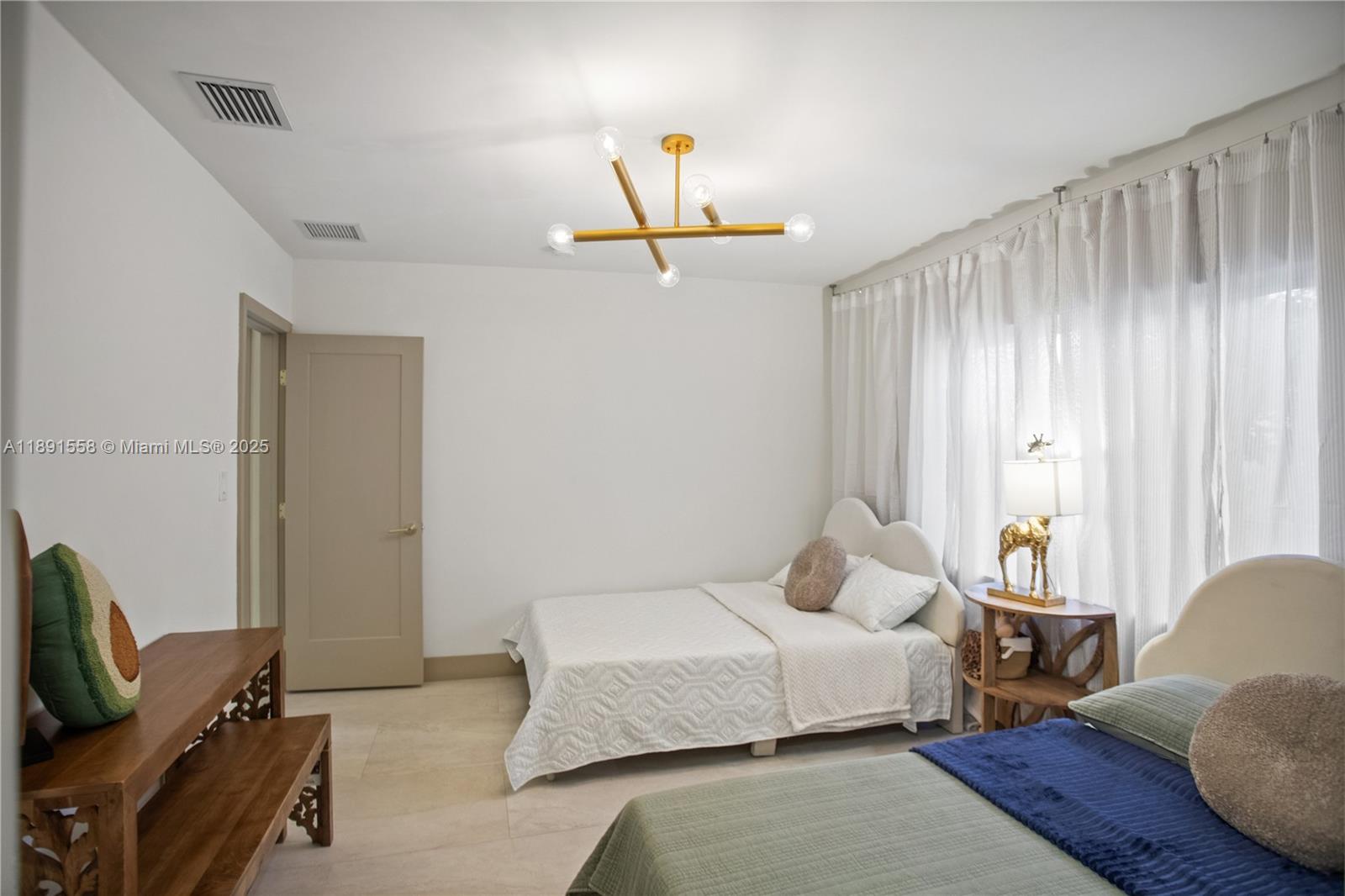 NORTH SHORE CREST - Residential