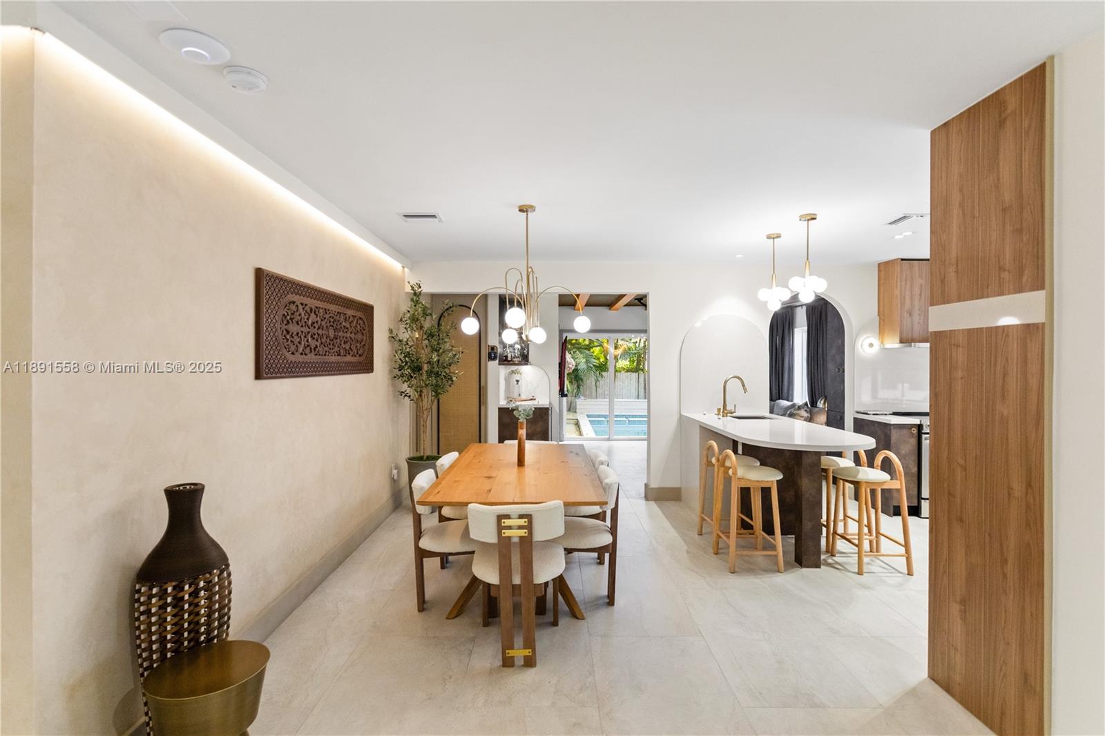 NORTH SHORE CREST - Residential