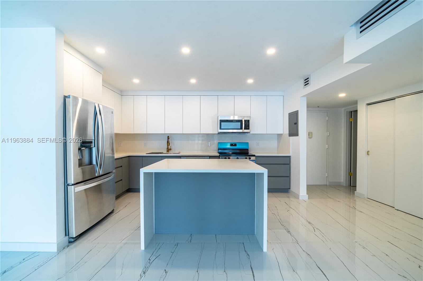 19380 Collins Ave 1105