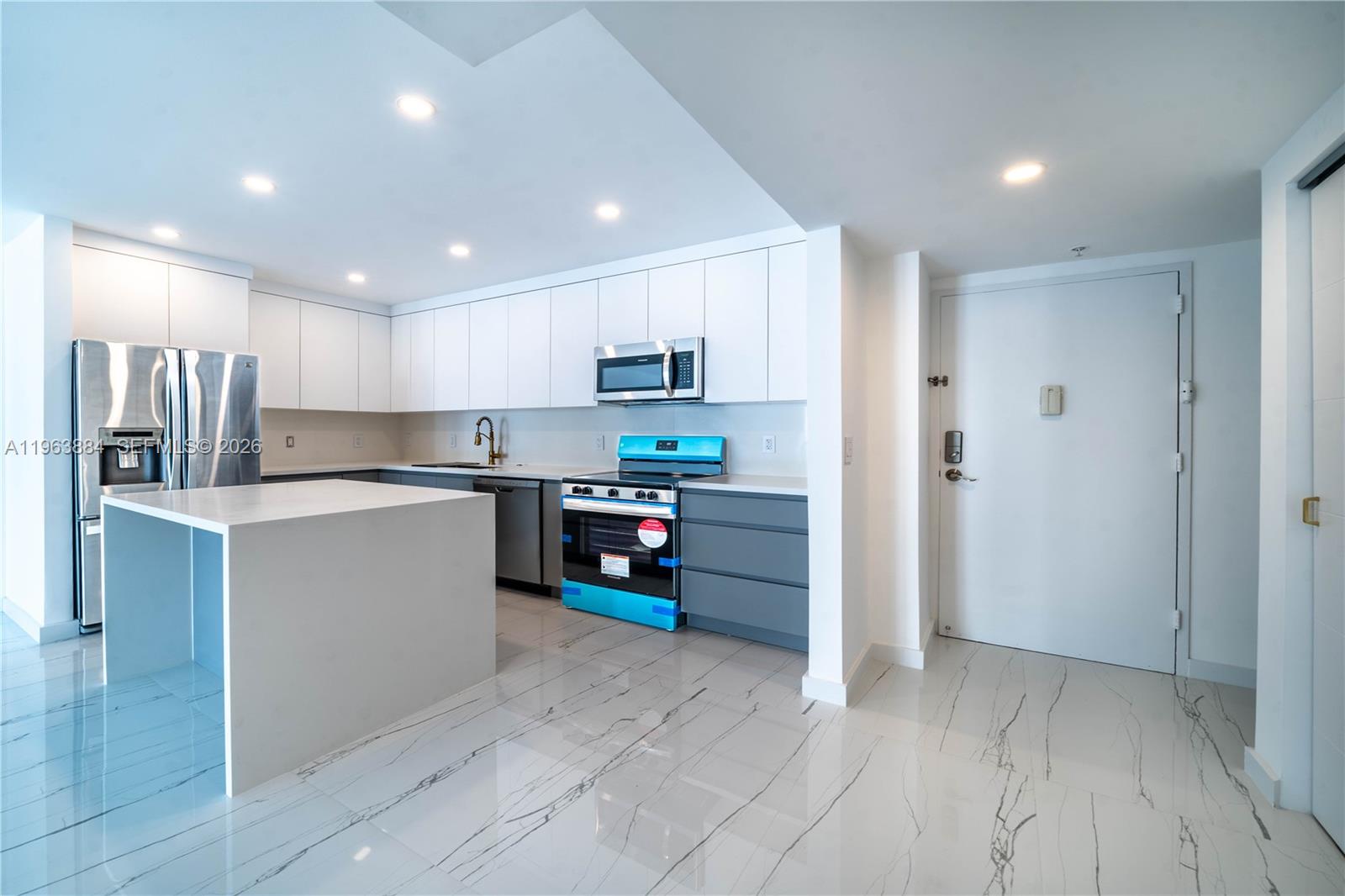 19380 Collins Ave 1105