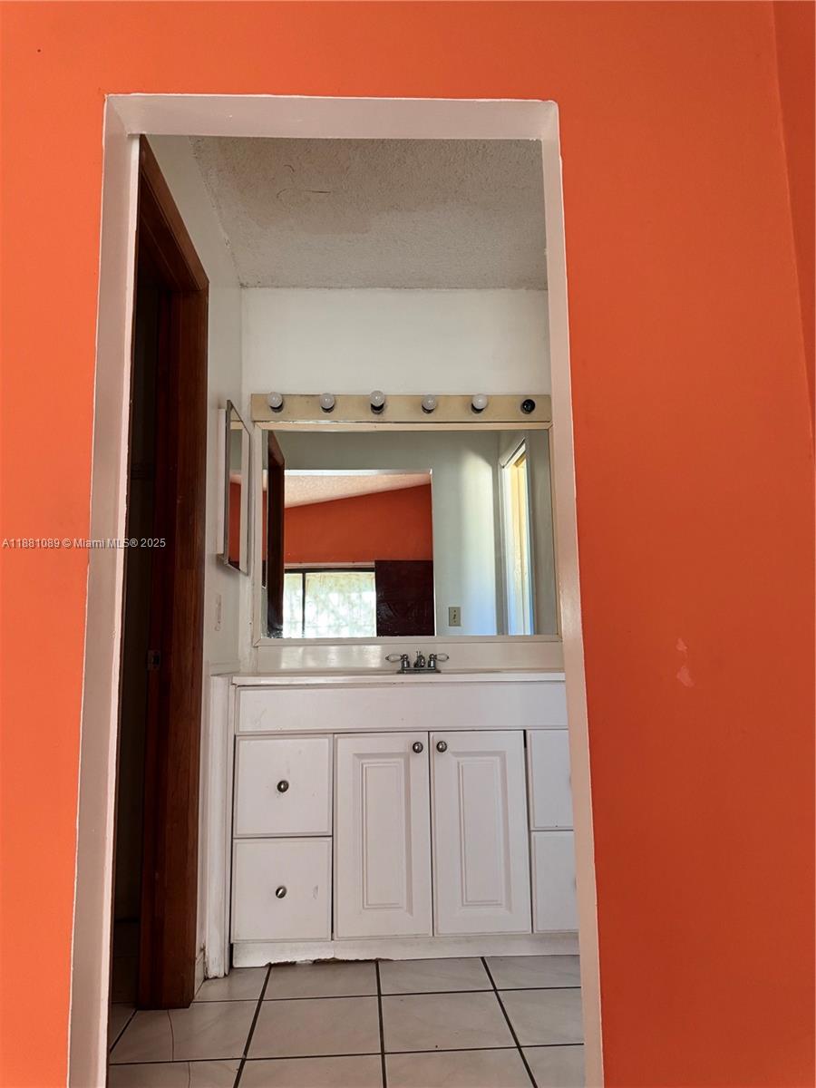 BISCAYNE VILLA HOMES SEC - Residential