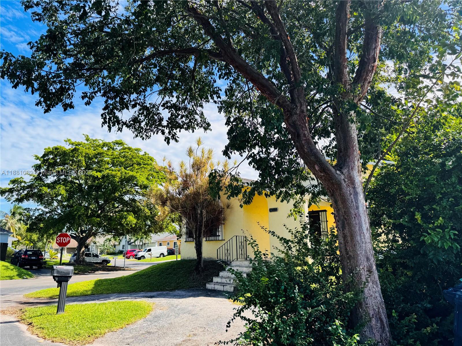 BISCAYNE VILLA HOMES SEC - Residential