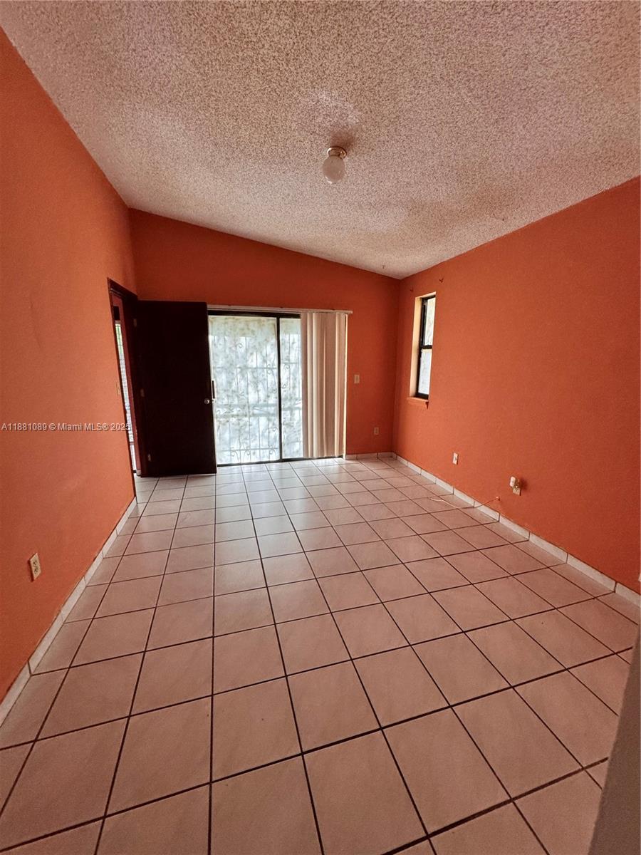 BISCAYNE VILLA HOMES SEC - Residential