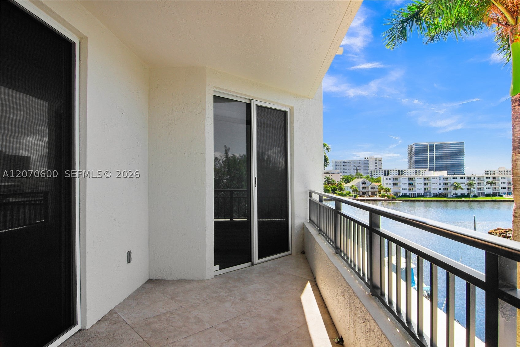 2880 NE 14th St Causeway