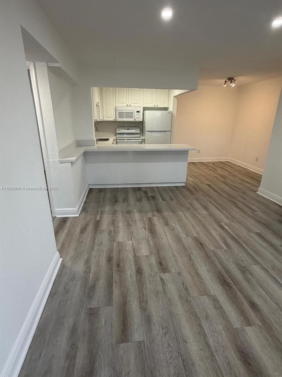 LAGO GRANDE THREE-A CONDO - Residential Lease