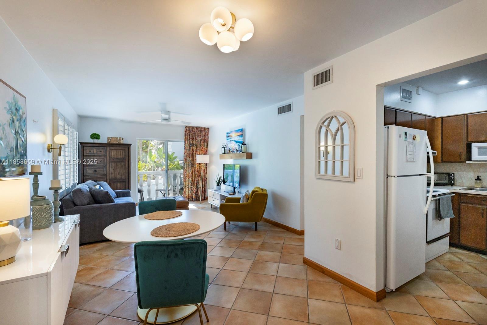 Move right into this Beautiful fully furnished unit conveniently located near University of Miami, Metrorail and all of the dining and shopping that downtown South Miami has to offer. The building features a pool and garden area, Laundry facilities in the building. This unit is ready to move in, just bring your personal items.