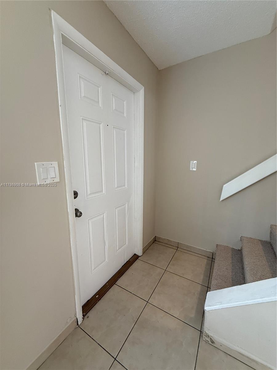 6627 Winfield Blvd 104-C