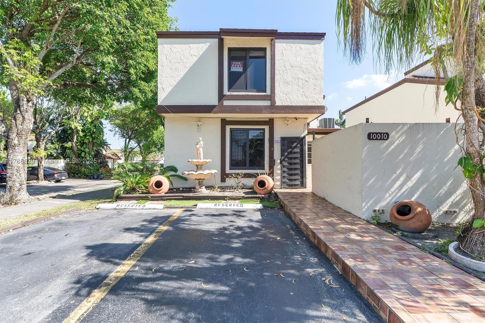 Rental Property at 10010 Nw 6th Ter, Miami, Broward County, Florida - Bedrooms: 3 
Bathrooms: 2  - $3,500 MO.