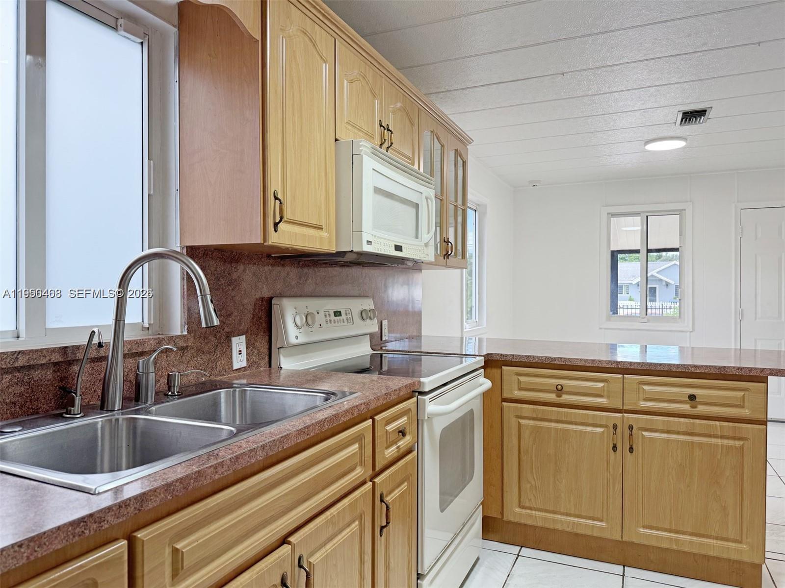 THE TROPICS AMD - Residential