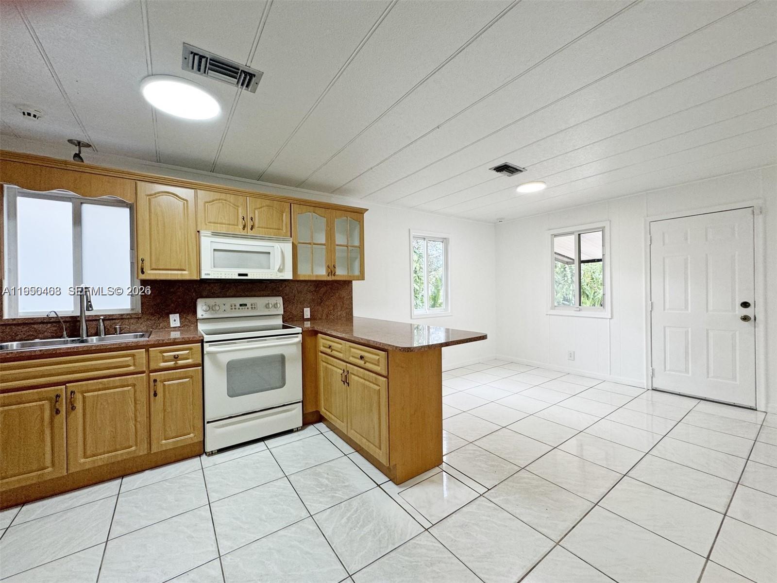 THE TROPICS AMD - Residential