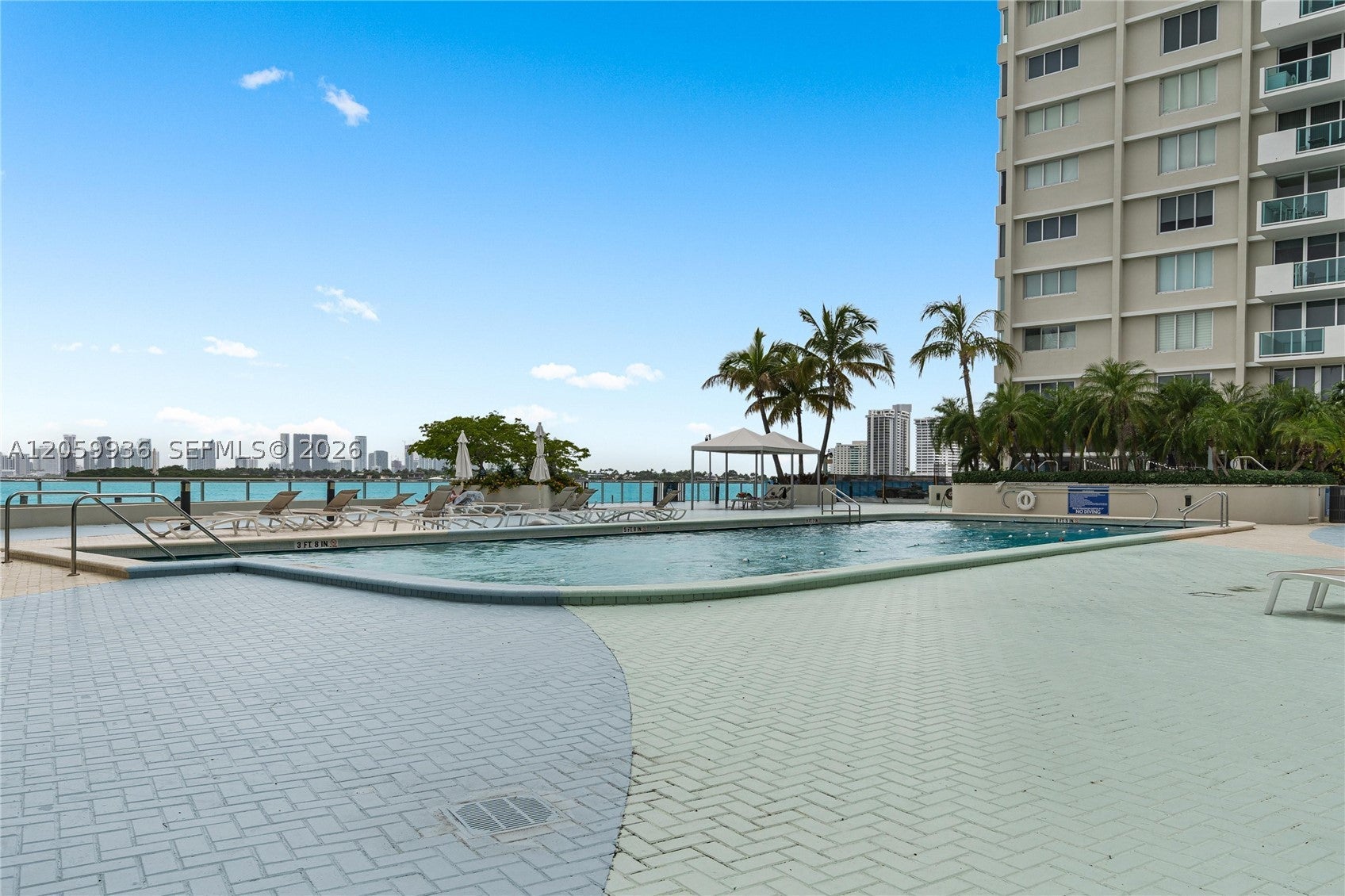 1200 West Ave 1419