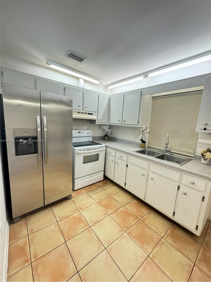 1327 Riverside Cir 1327