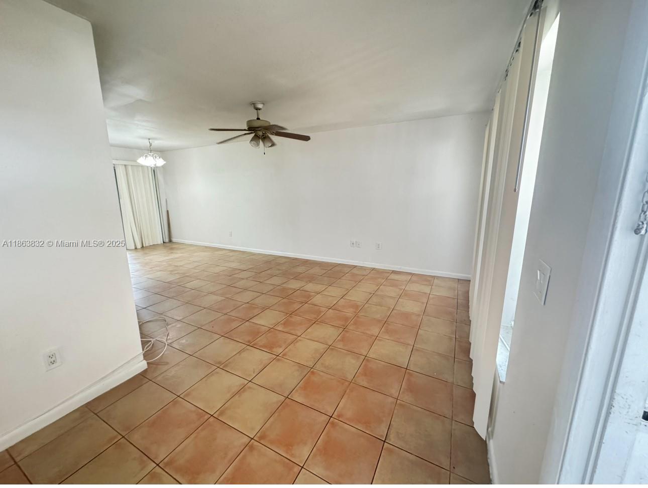 1327 Riverside Cir 1327